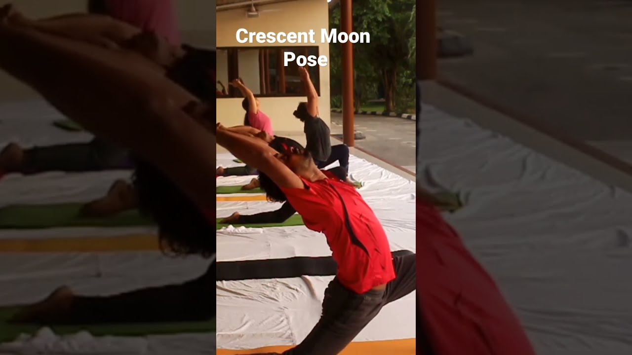 Fotka „Yoga, advanced level. Beautiful athletic woman practice Crescent  Moon pose, Anjaneyasana, isolated on white.“ ze služby Stock | Adobe Stock